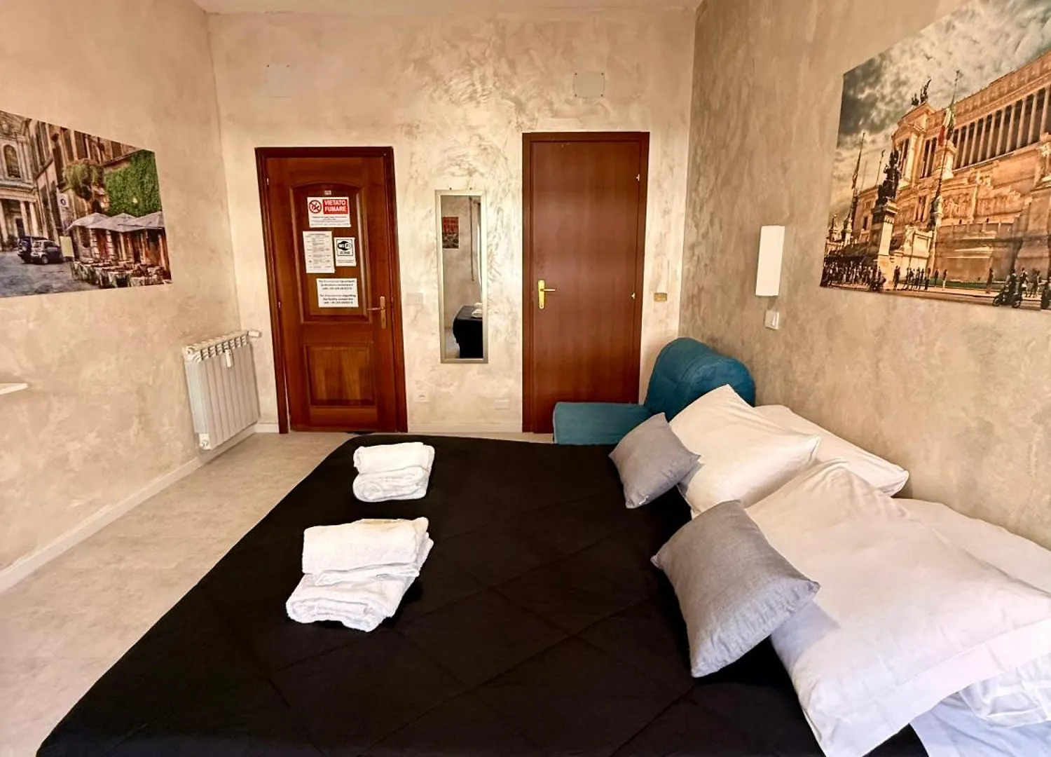Cinecitta Rooms Haven Rome 0*,  Italië