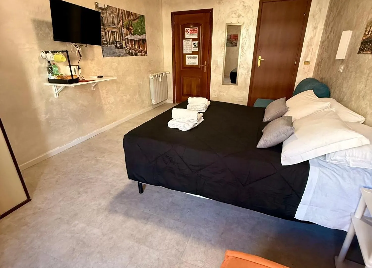 Cinecitta Rooms Haven Rome Bed & Breakfast